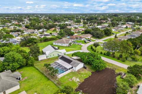 1575 SW Fresno Road, Port St. Lucie FL - photo 6 of 27