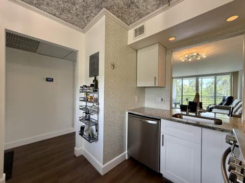 102 Royal Pk Drive #4C, Oakland Park FL - photo 14 of 28