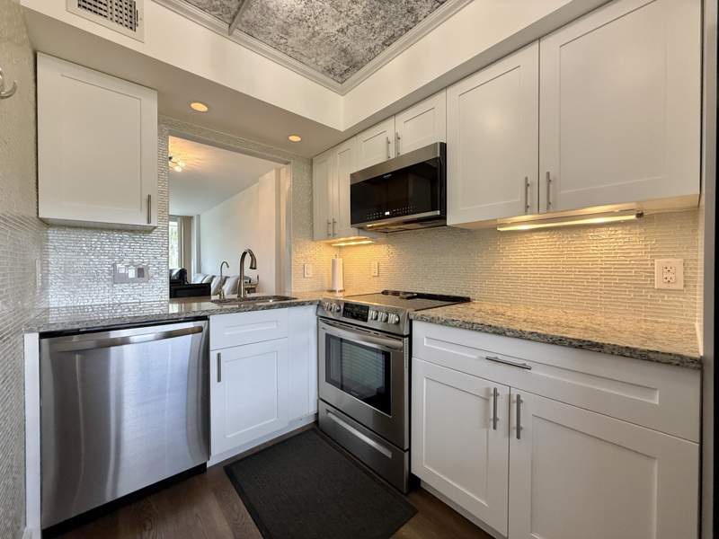 2 bedroom Condominium at 102 Royal Pk Drive #4C, Royal Park Condo, Oakland Park — photo 3