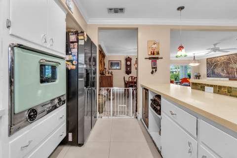 4221 NE 16th Avenue, Oakland Park FL - photo 19 of 47