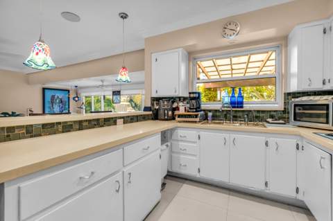 4221 NE 16th Avenue, Oakland Park FL - photo 22 of 47
