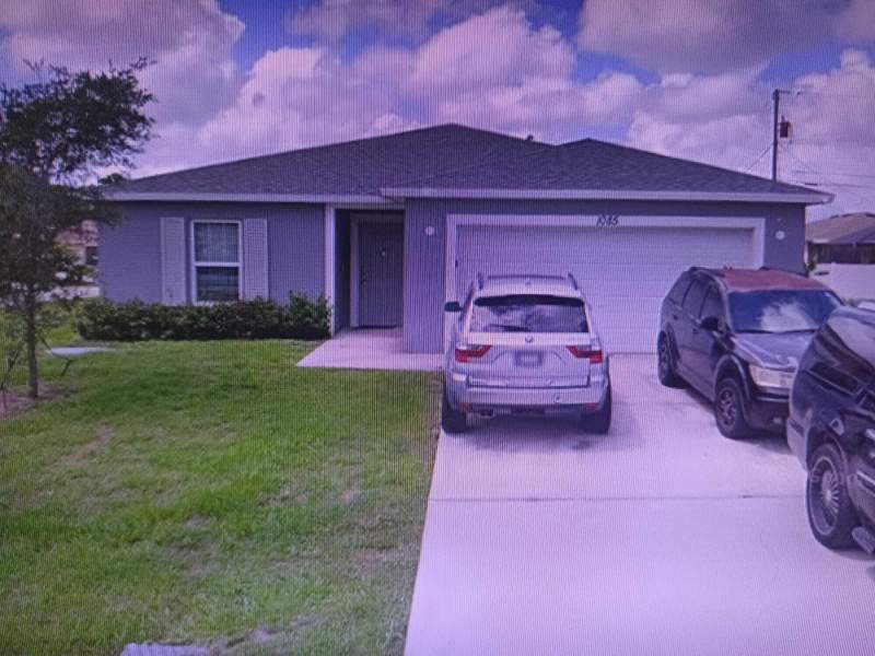 4 bedroom Single Family Residence at 1085 SW Firestone Avenue, Port St Lucie Section 15, Port St. Lucie — photo 2