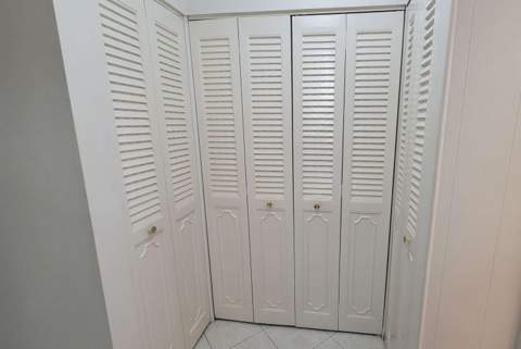 3001 NW 46TH Avenue #104, Lauderdale Lakes FL - photo 9 of 24
