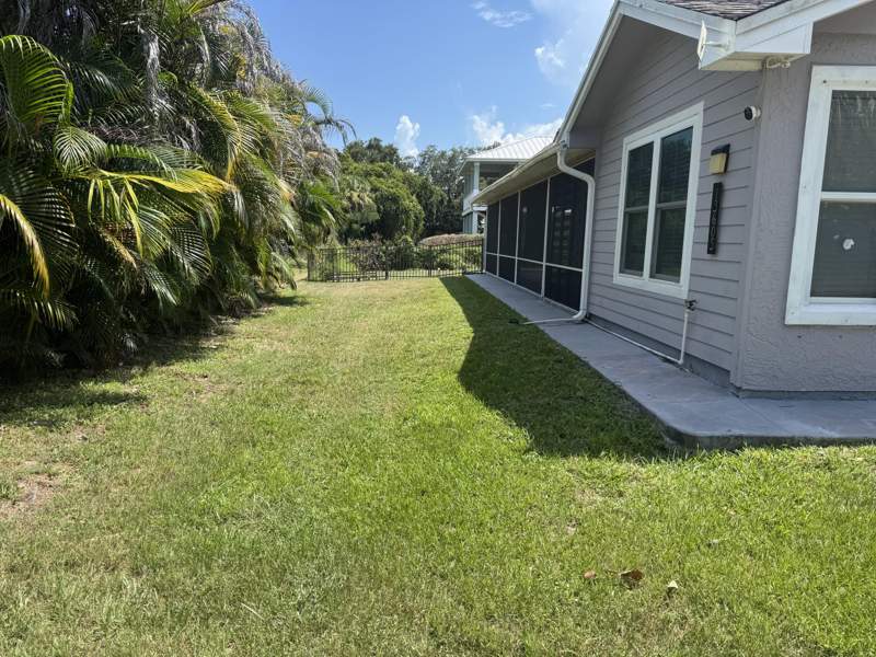 3 bedroom Single Family Residence at 13605 S Indian River Drive, Resubdivision Of 9/10-37-41, Jensen Beach — photo 3