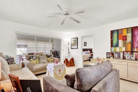 615 Laconia Circle, Greenacres FL - photo 13 of 37