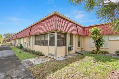 615 Laconia Circle, Greenacres FL - photo 21 of 37