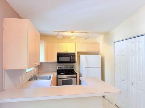3505 Briar Bay Boulevard #Apt 206, West Palm Beach FL - photo 6 of 25