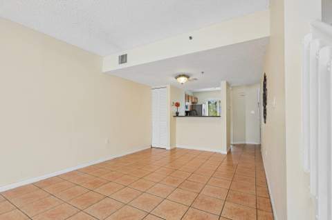 167 RIVIERA Circle, Weston FL - photo 9 of 44