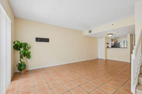 167 RIVIERA Circle, Weston FL - photo 11 of 44
