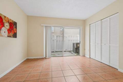 167 RIVIERA Circle, Weston FL - photo 23 of 44