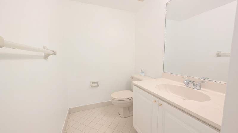 1 bedroom Condominium at 105 Lake Emerald Drive #810, Lake Emerald Condominium No, Oakland Park — photo 5