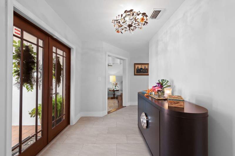 3 bedroom Single Family Residence at 1230 Taylor Street, Hollywood Lakes Section, Hollywood — photo 4