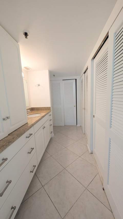105 Lake Emerald Drive #810, Oakland Park FL - photo 7 of 18