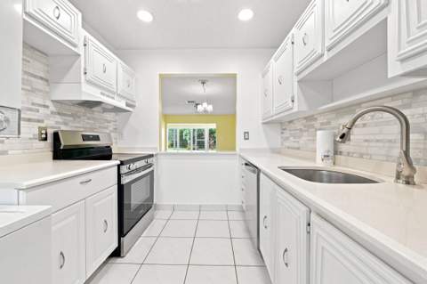 13782 Vía Flora #C, Delray Beach FL - photo 9 of 54