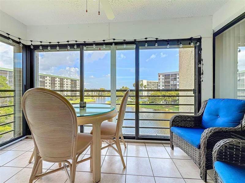 2 bedroom Condominium at 2309 S Cypress Bend Drive #515, CYPRESS BEND I-A CONDO, Pompano Beach — photo 2