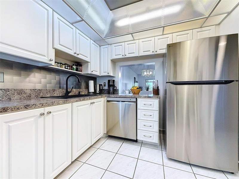 2 bedroom Condominium at 2309 S Cypress Bend Drive #515, CYPRESS BEND I-A CONDO, Pompano Beach — photo 3