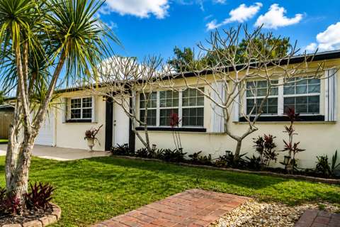 4344 S Mary Circle, home for sale in Palm Beach Gardens 33410