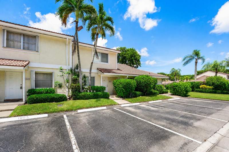 2 bedroom Townhouse at 6351 Walk Circle, BOCA WALK, Boca Raton — photo 3