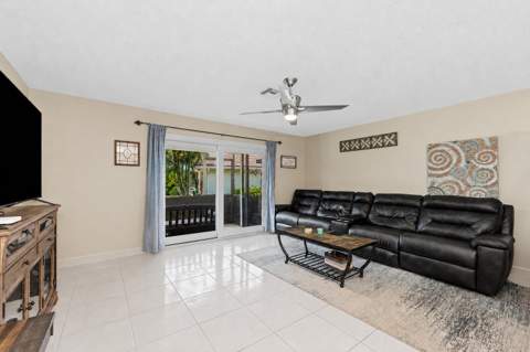 6351 Walk Circle, Boca Raton FL - photo 9 of 37
