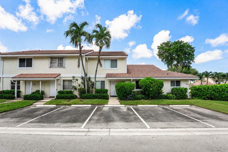 2 bedroom Townhouse at 6351 Walk Circle, BOCA WALK, Boca Raton — photo 2