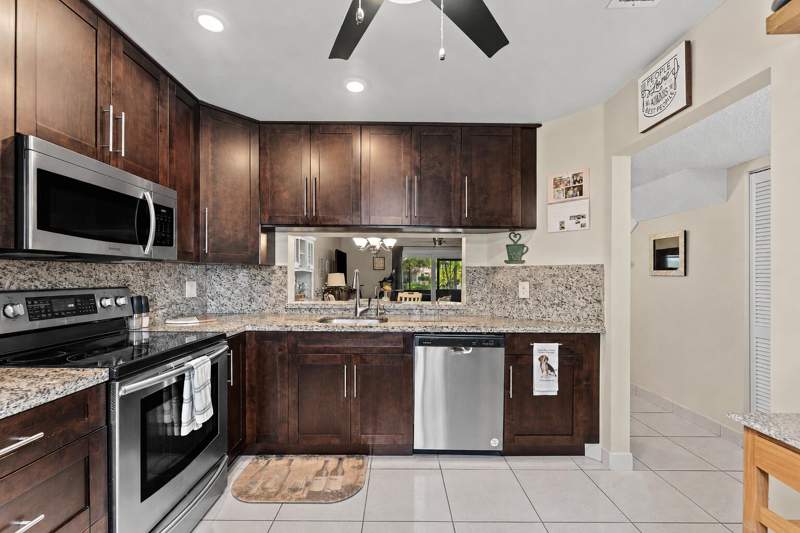 2 bedroom Townhouse at 6351 Walk Circle, BOCA WALK, Boca Raton — photo 4