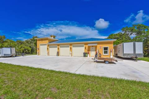 8073 S Indian River Drive, Fort Pierce FL - photo 18 of 58