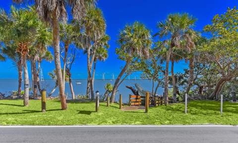 8073 S Indian River Drive, Fort Pierce FL - photo 17 of 58