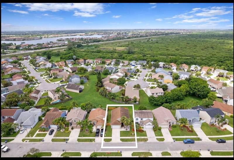3 bedroom Single Family Residence at 22449 Middletown Drive, Boca Winds Par F, Boca Raton — photo 2