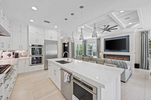 957 Sweetwater Lane, Boca Raton FL - photo 8 of 47