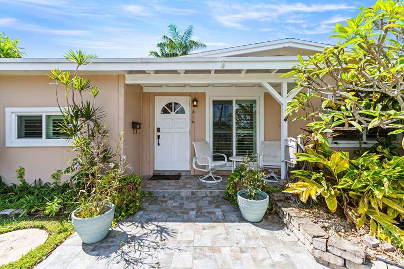 3 bedroom Single Family Residence at 916 W DUVAL Street, LANTANA HEIGHTS 6, Lantana — photo 2
