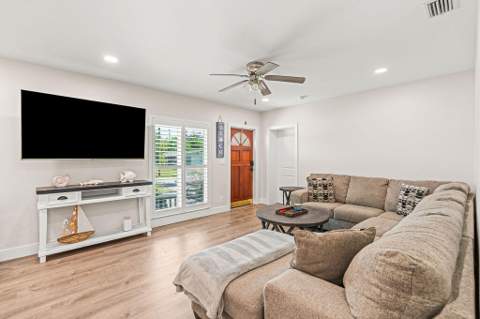 916 W DUVAL Street, Lantana FL - photo 13 of 24