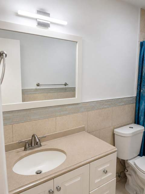 330 W 22nd Court, Riviera Beach FL - photo 6 of 7