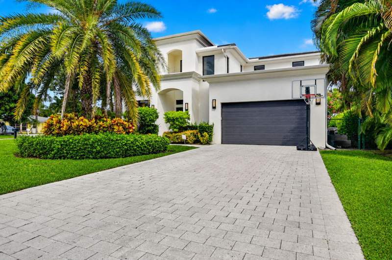 4 bedroom Single Family Residence at 512 Lake Drive, Totterdale Add, Delray Beach — photo 3