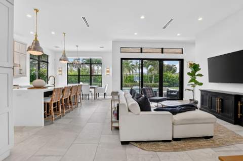 512 Lake Drive, Delray Beach FL - photo 7 of 35