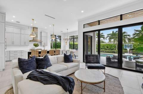 512 Lake Drive, Delray Beach FL - photo 8 of 35