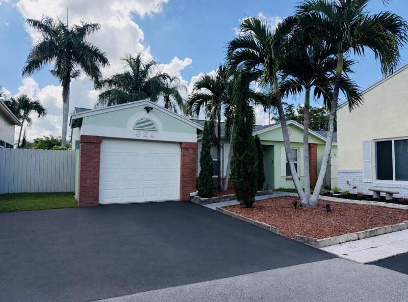 3 bedroom Single Family Residence at 924 CUMBERLAND Terrace, Shenandoah , Davie — photo 2