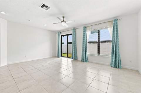 2011 Tamarind Drive, Riviera Beach FL - photo 8 of 34