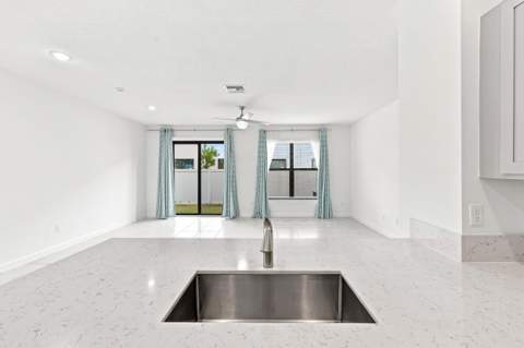 2011 Tamarind Drive, Riviera Beach FL - photo 10 of 34