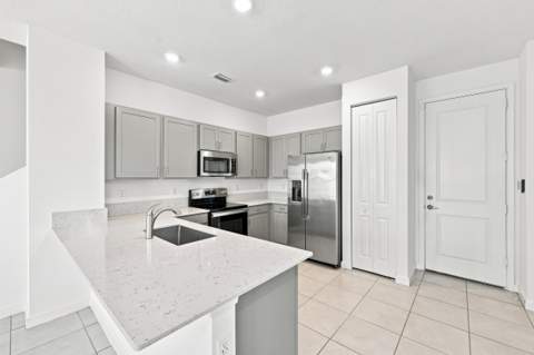 2011 Tamarind Drive, Riviera Beach FL - photo 13 of 34
