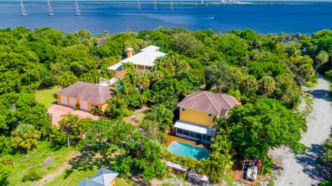 8073 S Indian River Drive, Fort Pierce FL - photo 8 of 58