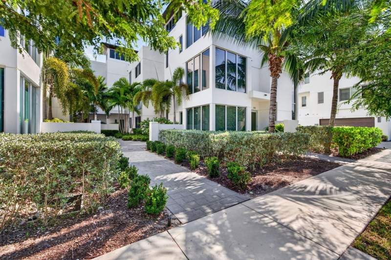 3 bedroom Townhouse at 244 Garden Court, SILVER SHORES UNIT, Lauderdale-By-The-Sea — photo 5