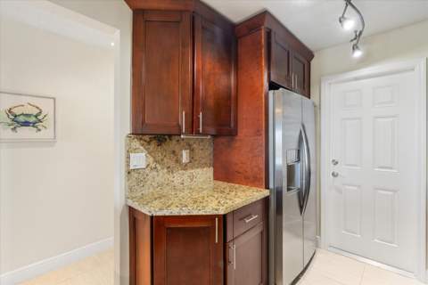 1021 Hillsboro Mile #504, Hillsboro Beach FL - photo 15 of 49