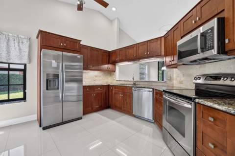 7548 Lexington Club Boulevard #Apt A, Delray Beach FL - photo 10 of 95
