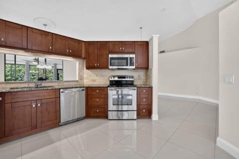 7548 Lexington Club Boulevard #Apt A, Delray Beach FL - photo 13 of 95