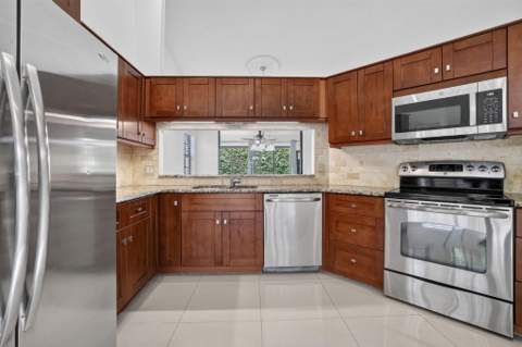 7548 Lexington Club Boulevard #Apt A, Delray Beach FL - photo 14 of 95