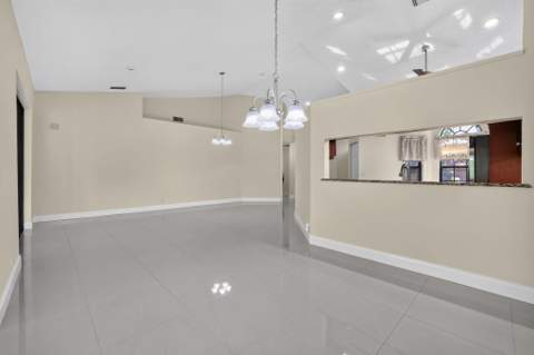 7548 Lexington Club Boulevard #Apt A, Delray Beach FL - photo 20 of 95