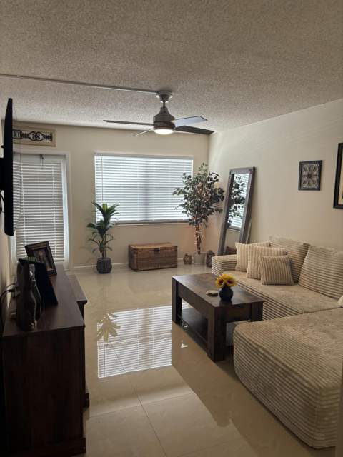 3004 Lincoln A, Boca Raton FL - photo 6 of 20