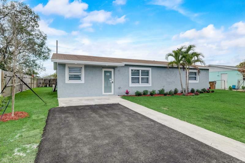 3 bedroom Single Family Residence at 520 SW 13th Place, Commonwealth Manor, Deerfield Beach — photo 1
