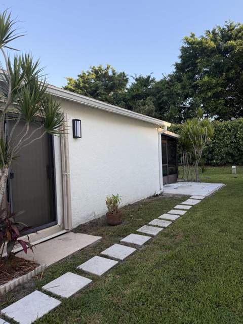 5075 Mirror Lakes Boulevard, Boynton Beach FL - photo 7 of 31