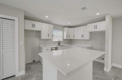 520 SW 13th Place, Deerfield Beach FL - photo 7 of 24